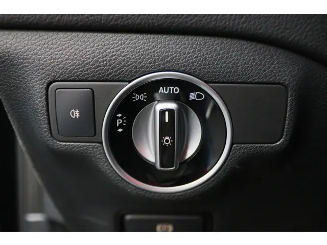 Mercedes-Benz GLA 250 4Matic 2017 Benzine 34