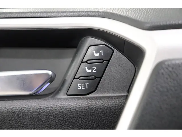 Toyota RAV4 2.5 Hybrid Style, 2019 Hybride Benzine 22