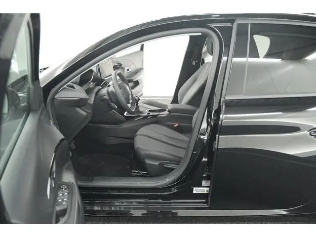 Peugeot 208 PureTech 100 Allure 2024 Benzine 31