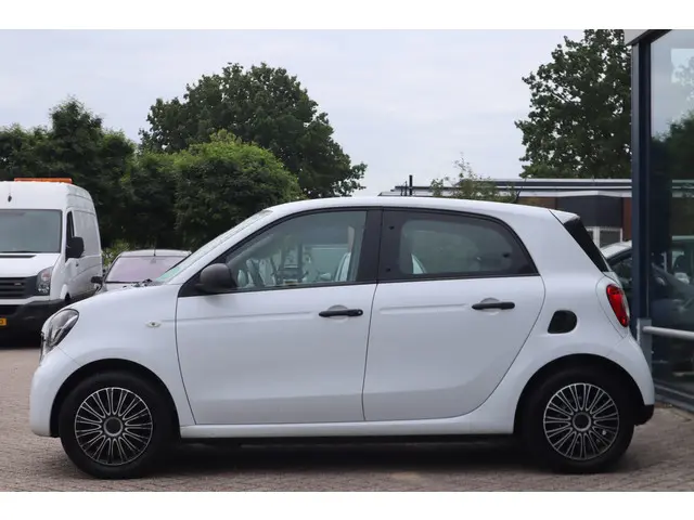 Smart Forfour 1.0 Essential Edition 2015 Benzine 8