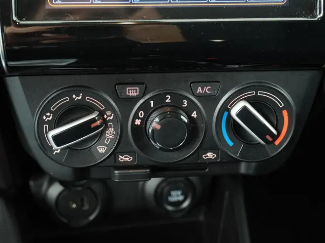 Suzuki Swift 1.2 Select Smart Hybrid 2022 Benzine 16