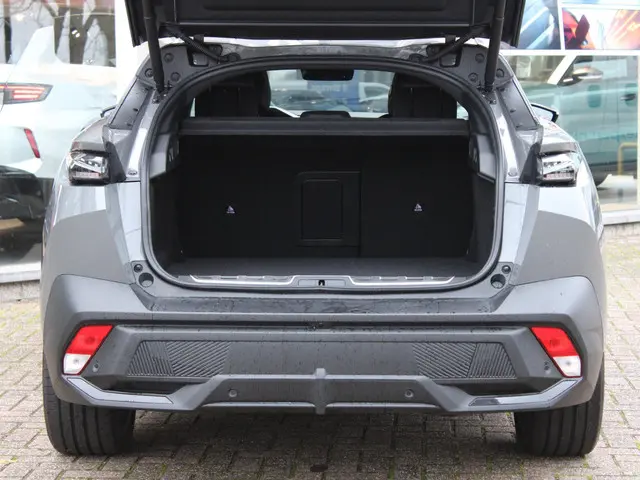 Peugeot 408 1.6 HYbrid 225 EAT8 GT 2025 Hybride Benzine 25