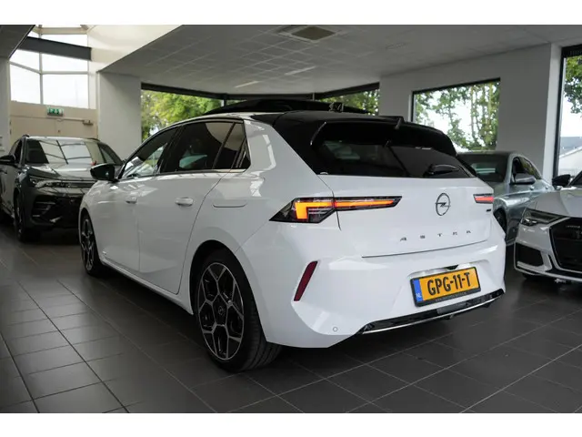 Opel Astra 1.6 Turbo Hybrid Ultimate 2022 Hybride Benzine 8