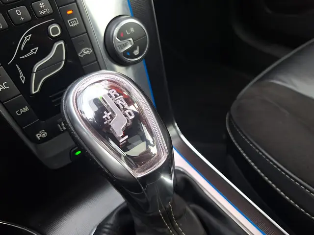 Volvo V40 1.6 T4 R-Design Automaat 2013 Benzine 29