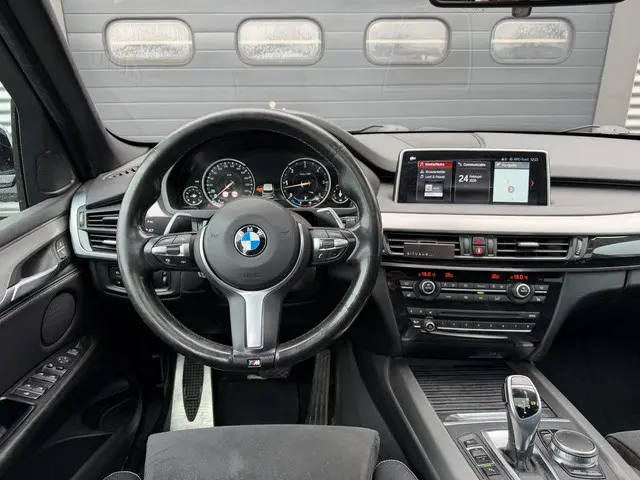 BMW X5 xDrive30d High Executive 2018 Diesel 32