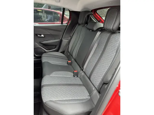 Peugeot 208 1.2 Turbo 100 PK Allure 2025 Benzine 35