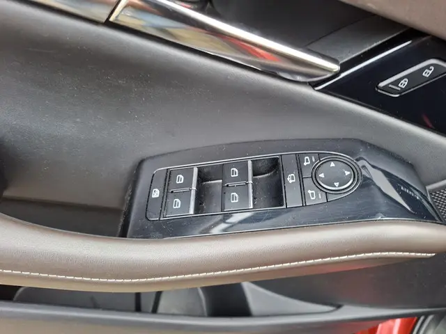 Mazda CX-30 2.0 SkyActiv-X M Hybrid Luxury 2020 Benzine 17