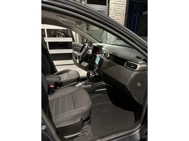 Dacia Duster 1.0 TCe Journey 2023 Benzine 6