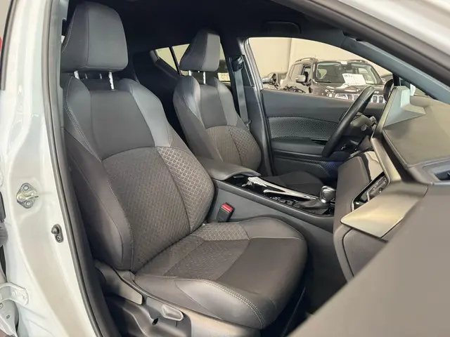 Toyota C-HR 1.8 Hybrid Dynamic 2022 Hybride Benzine 16