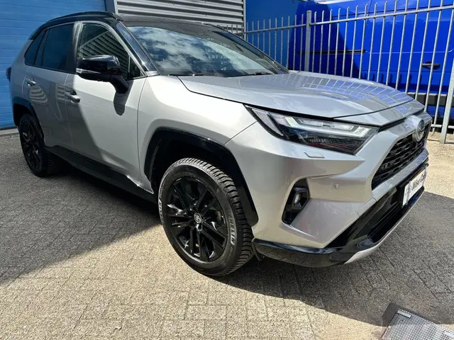 Toyota RAV4 2