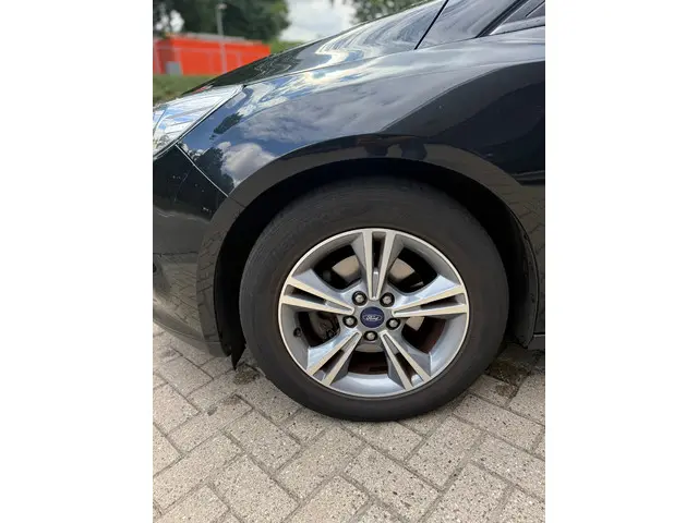 Ford Focus Wagon 1.0 EcoBoost Edition 2013 Benzine 10