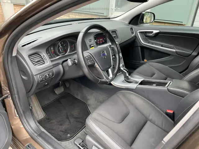 Volvo V60 Cross Country 2.0 T5 Nordic+ 2017 Benzine 11