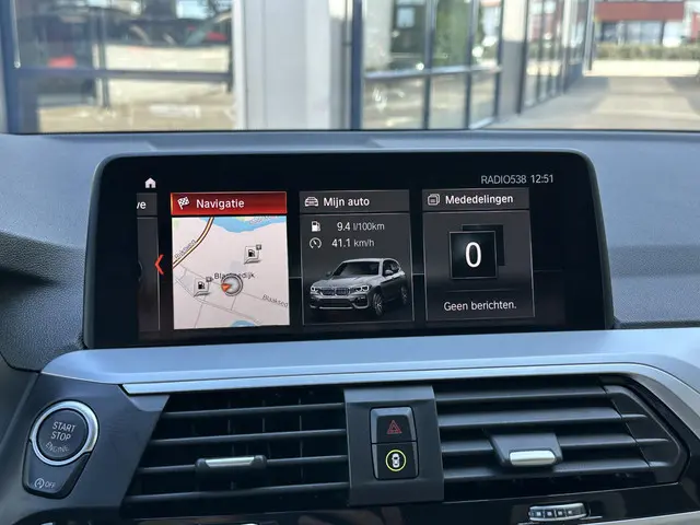 BMW X3 xDrive20i High Executive 2018 Benzine 26