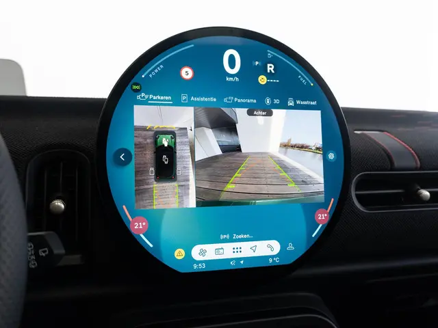 MINI 5-Deurs Cooper C 2025 Benzine 33