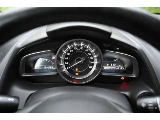 Mazda 2 Skyactiv-G 90 5MT TS+ 2015 Benzine 17