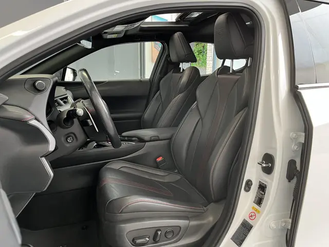 Lexus UX 3
