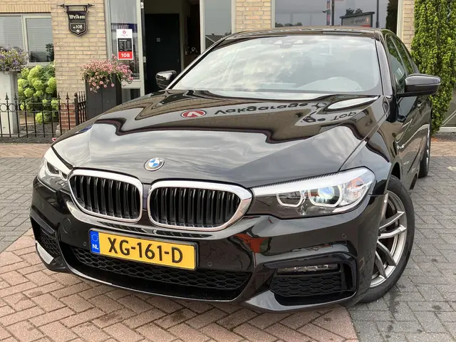 BMW 5 Serie 520i 2019 Benzine 2