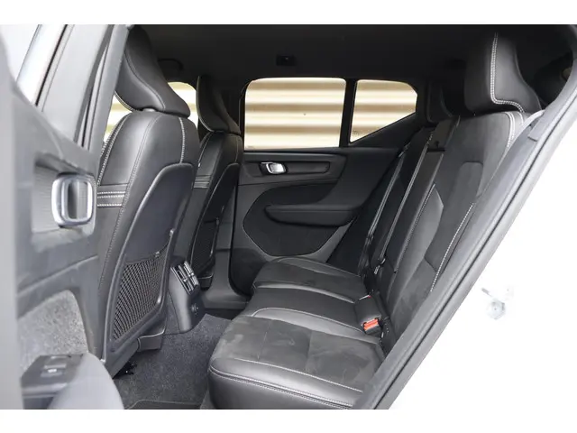 Volvo XC40 T5 Recharge R-Design 2021 Hybride Benzine 26