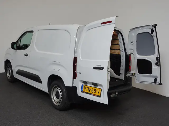 Opel Combo 102pk L1H1 2023 Diesel 37