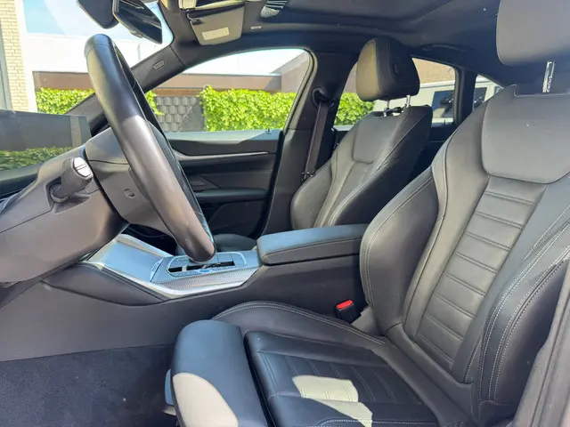 BMW i4 EDrive40 High Executive 84 kWh 2023 Elektrisch 5