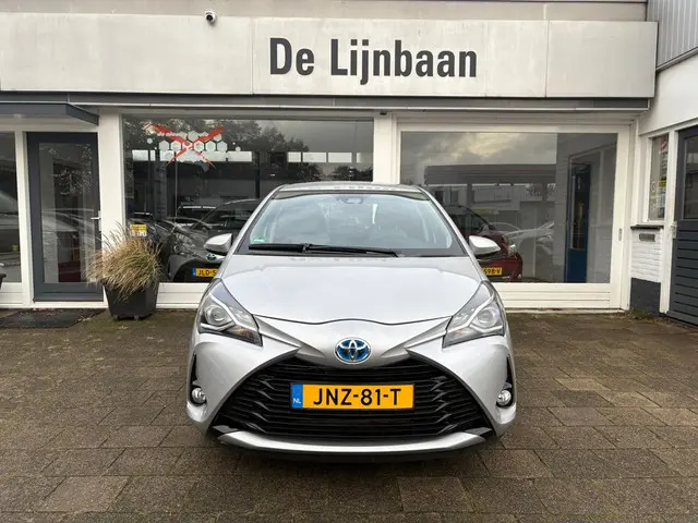Toyota Yaris 1.5 Hybrid Design 2018 Hybride Benzine 4