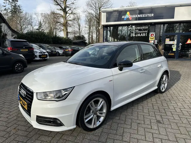 Audi A1 Sportback 1.0 TFSI Adrenalin S-Line 2015 Benzine 2