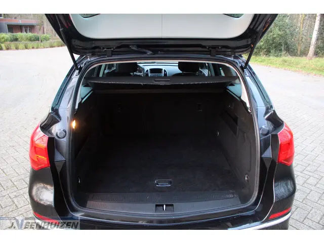 Opel Astra Sports Tourer 1.4 Turbo Blitz 2015 Benzine 14