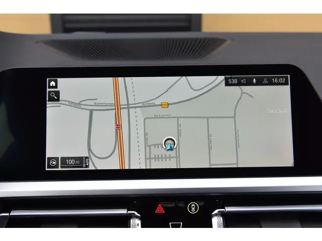 BMW 3 Serie 330e eDrive Edition 2020 Hybride Benzine 24