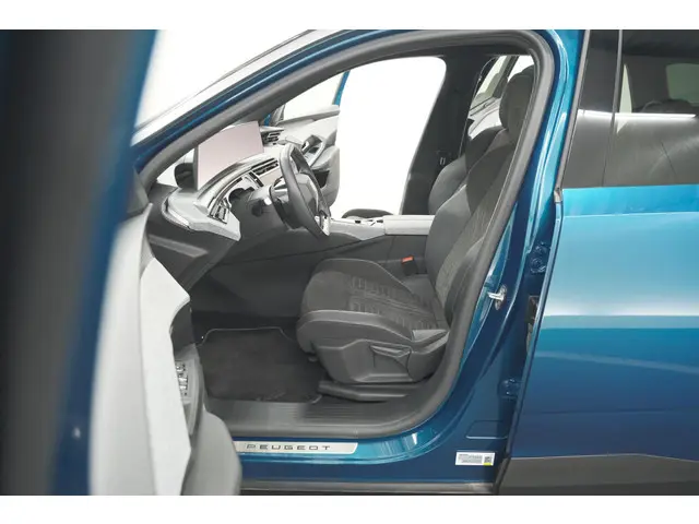 Peugeot 5008 1.2 Hybrid 136 GT 2024 Hybride Benzine 28