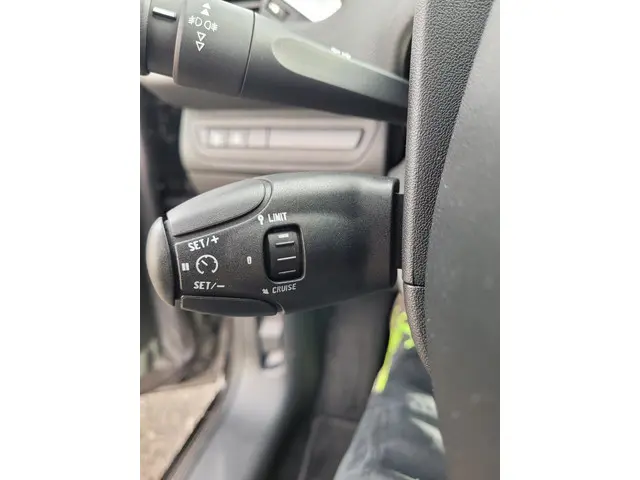 Peugeot 2008 1.2 VTi Active 2013 Benzine 24