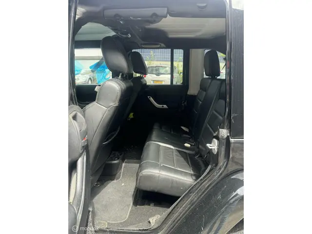 Jeep Wrangler Unlimited 3.6 Sahara 2012 Benzine 9