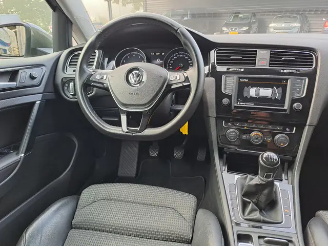Volkswagen Golf 1.4 TSI Highline Bluemotion 2016 Benzine 6