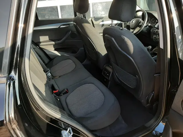 BMW X1 sDrive18i Executive 2017 Benzine 10