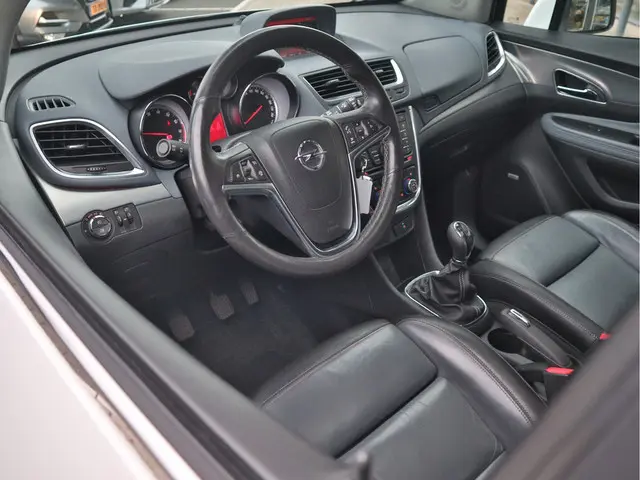 Opel Mokka 1.4 T Cosmo Innovation 2015 Benzine 2