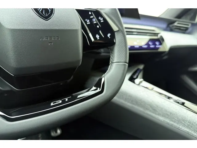 Peugeot 3008 1.2 Hybrid 145 GT 2025 Hybride Benzine 30