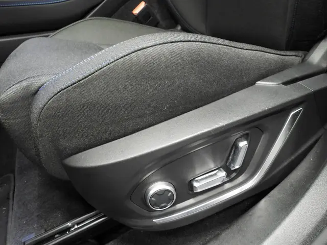 Lynk & Co 01 1.5 PHEV BlackLine 2023 Hybride Benzine 31