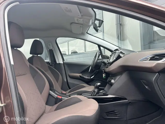 Peugeot 2008 1.6 e-HDi Blue Lease Executive 2014 Diesel 12