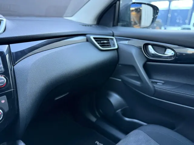 Nissan QASHQAI 1.2 N-Connecta Panorama 2017 Benzine 60