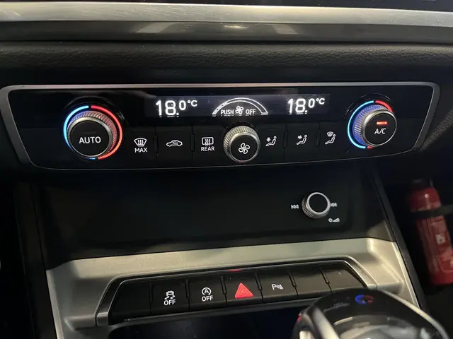 Audi Q3 35 TFSI S Line S-Tronic Aut. 2021 Benzine 26