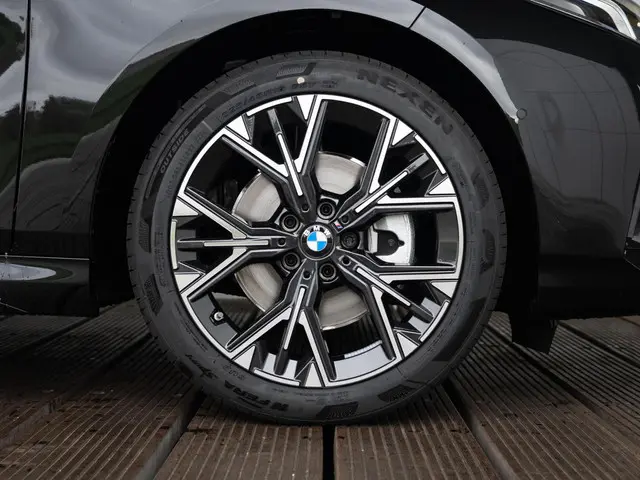 BMW 1 Serie 120 2025 Benzine 6