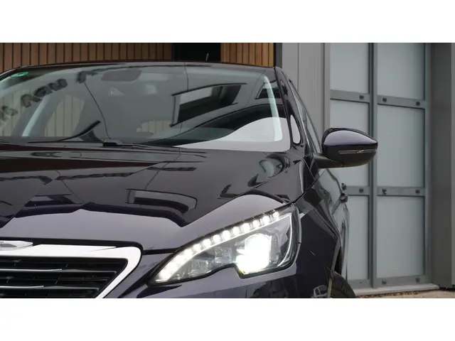 Peugeot 308 1.2 131pk 5Drs PureTech Allure 2016 Benzine 37