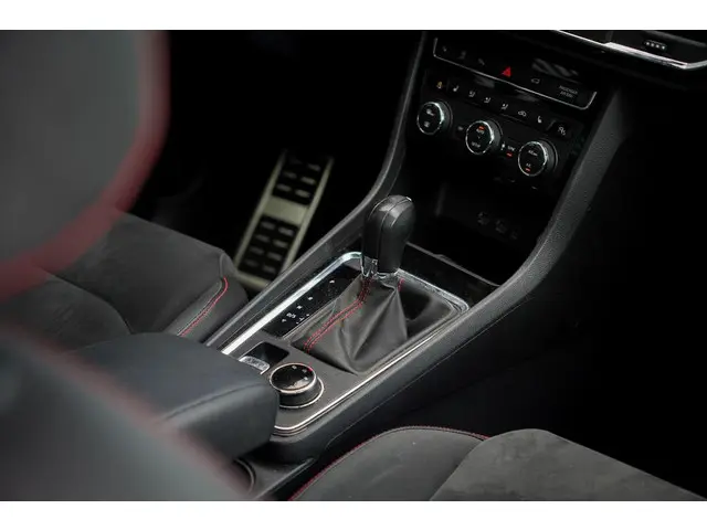 SEAT Ateca 1.5 TSI FR Business Intense 2019 Benzine 15
