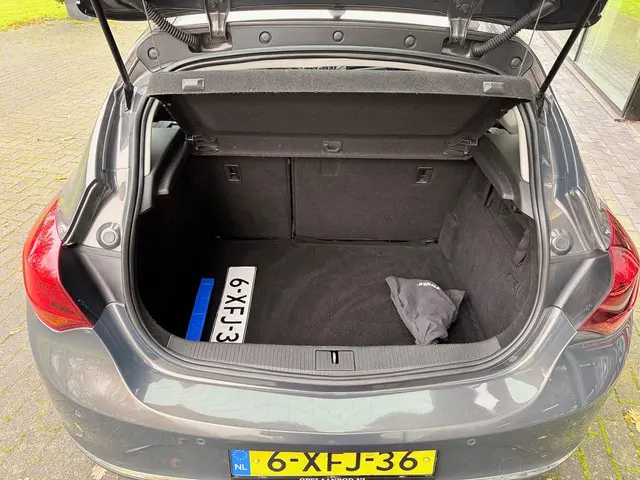 Opel Astra 1.4 Cosmo 2014 Benzine 11