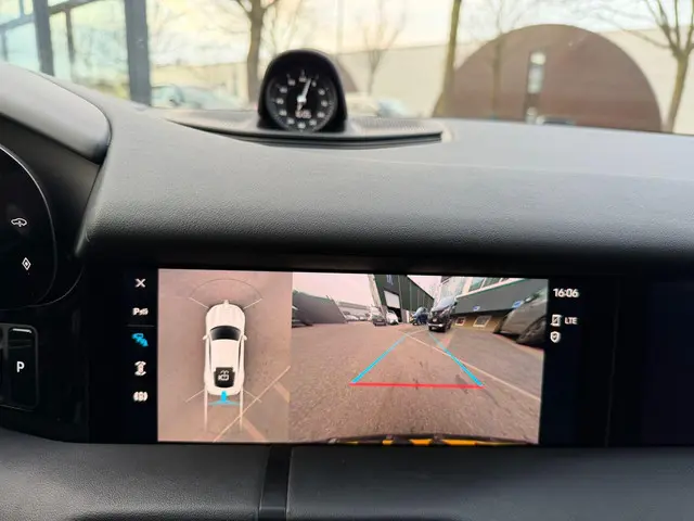 Porsche Taycan Performance 84 kWh 2023 Elektrisch 23