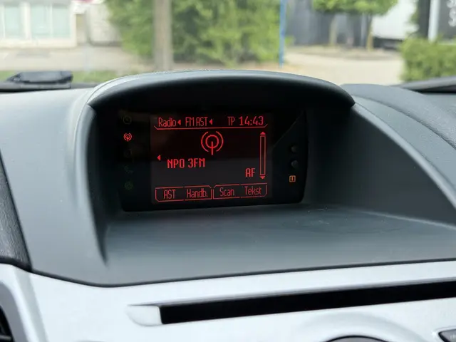 Ford Fiesta 1.4 Titanium 2012 Benzine 13