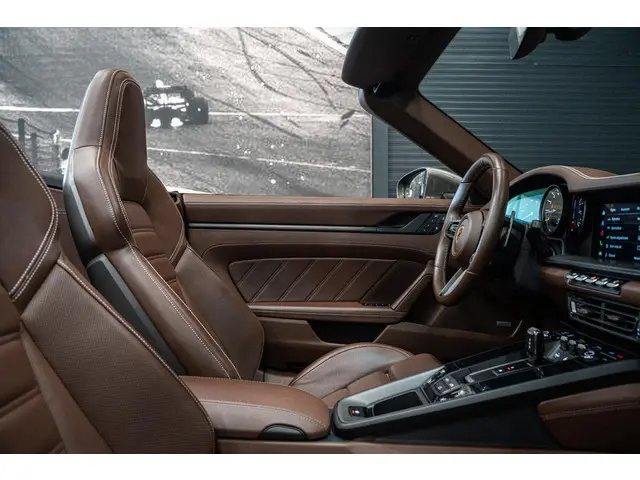 Porsche 911 Cabrio 3.0 Carrera GTS 2022 Benzine 41