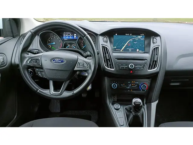 Ford Focus Wagon 1.0 Lease Edition 2018 Benzine 18