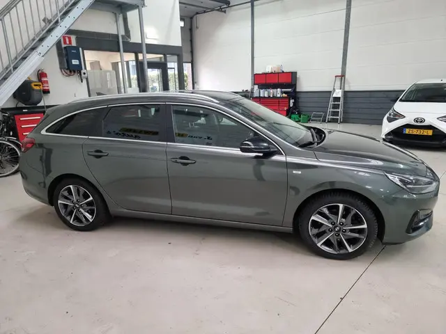 Hyundai i30 Wagon 1.5 T-GDi MHEV Premium 2022 Benzine 14