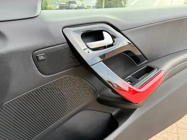 Peugeot 208 1.6 THP GTi 2014 Benzine 14