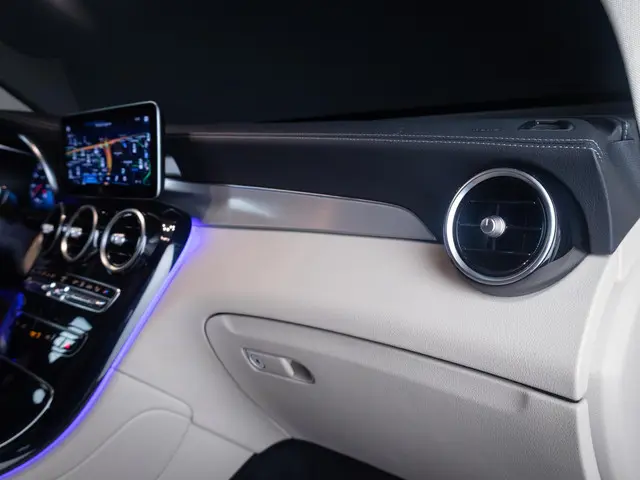 Mercedes-Benz GLC 300e 4MATIC 2020 Hybride Benzine 30
